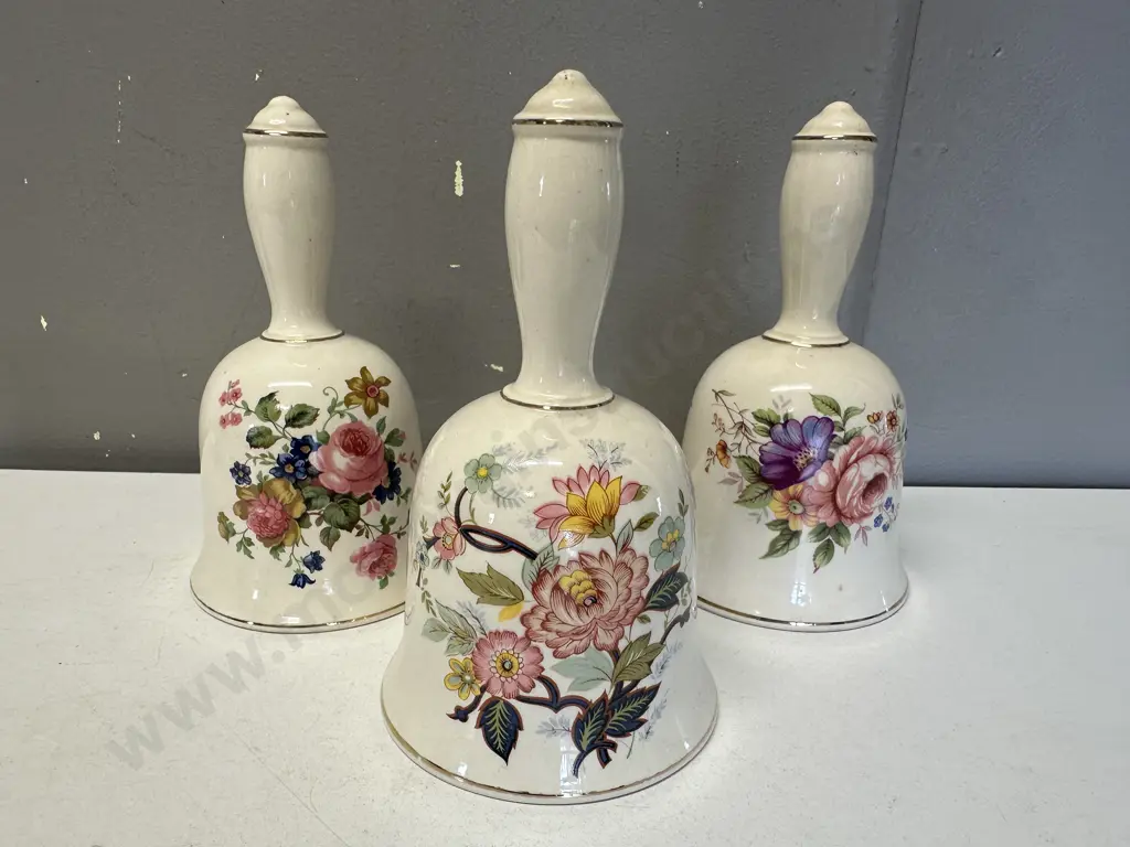 Sadler China Bells x3 Image 1++