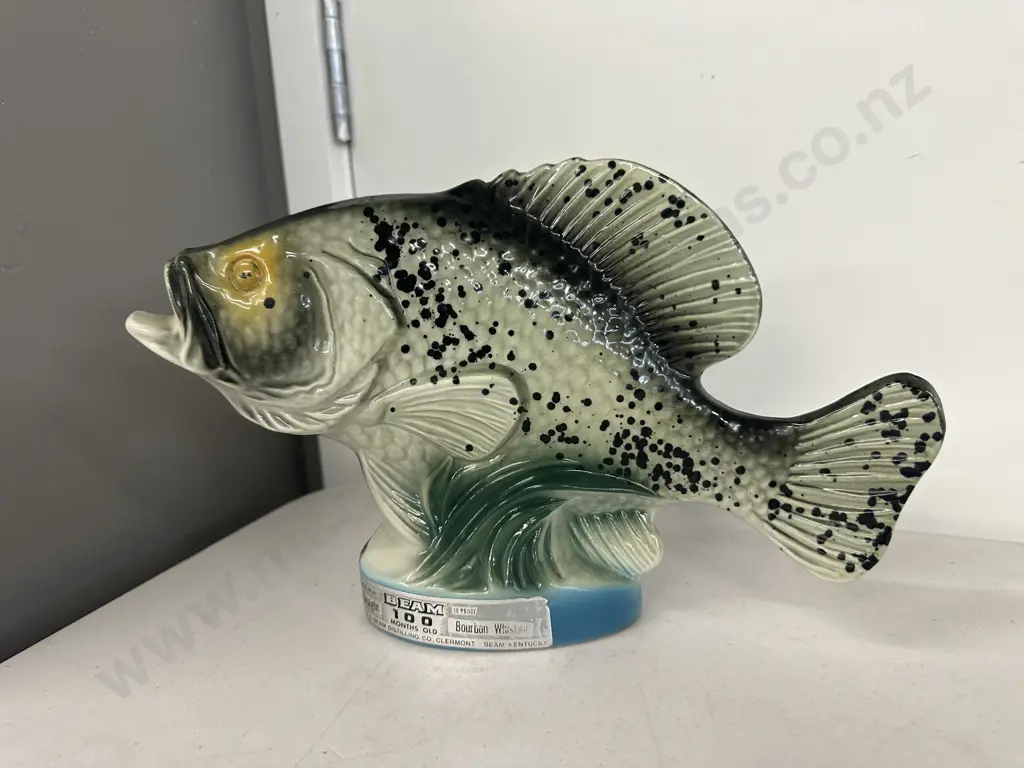 Vintage Jim Beam Fish Decanter Image 1++