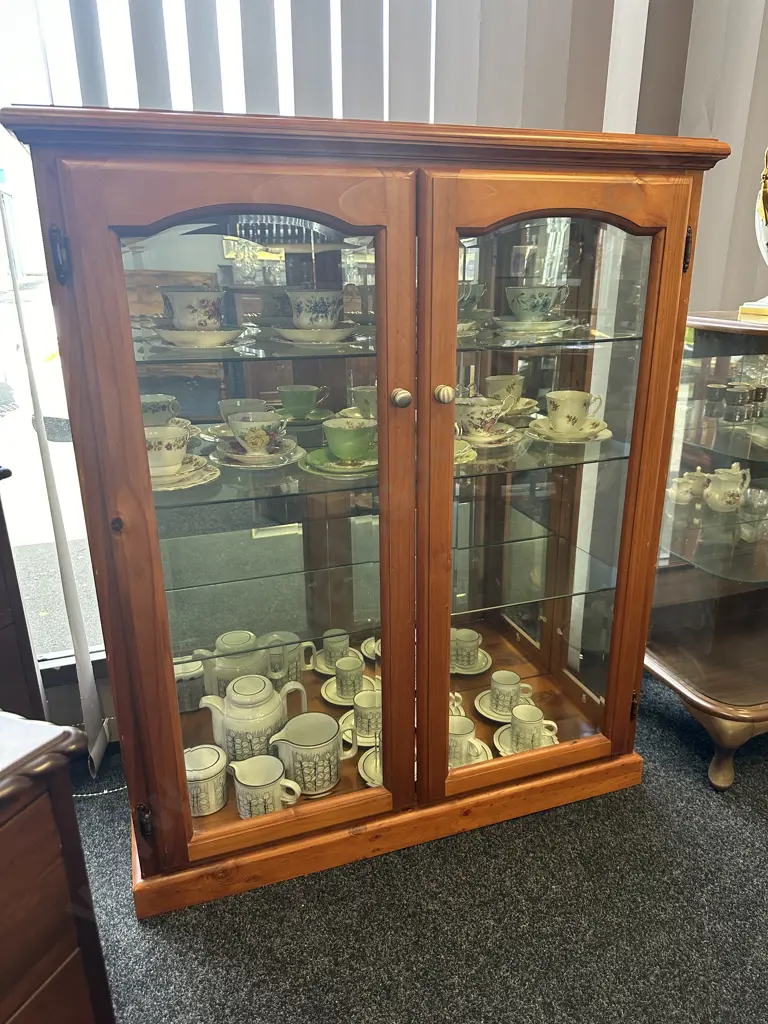 Pine China Display Cabinet Double Glass Door & Sides, 3 Glass Shelves, Mirror Backed. H119 w100 D33cm Image 1++