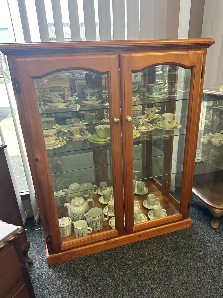 Pine China Display Cabinet Double Glass Door & Sides, 3 Glass Shelves, Mirror Backed. H119 w100 D33cm Image 1++