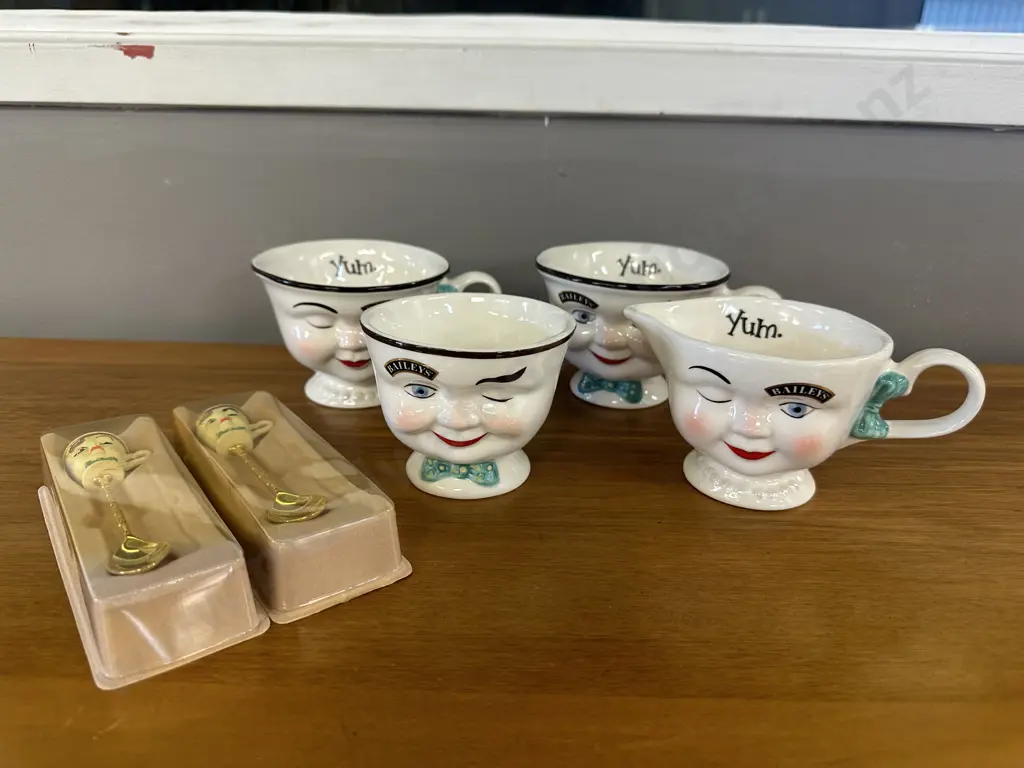Rare Bailey's Irish Cream Limited Edition Yum Winking Face Creamer, Bowl, Pair of Cups & Teaspoons Image 1++