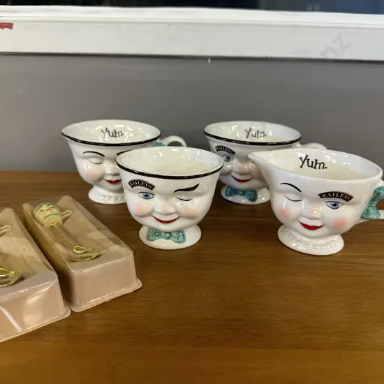Rare Bailey's Irish Cream Limited Edition Yum Winking Face Creamer, Bowl, Pair of Cups & Teaspoons