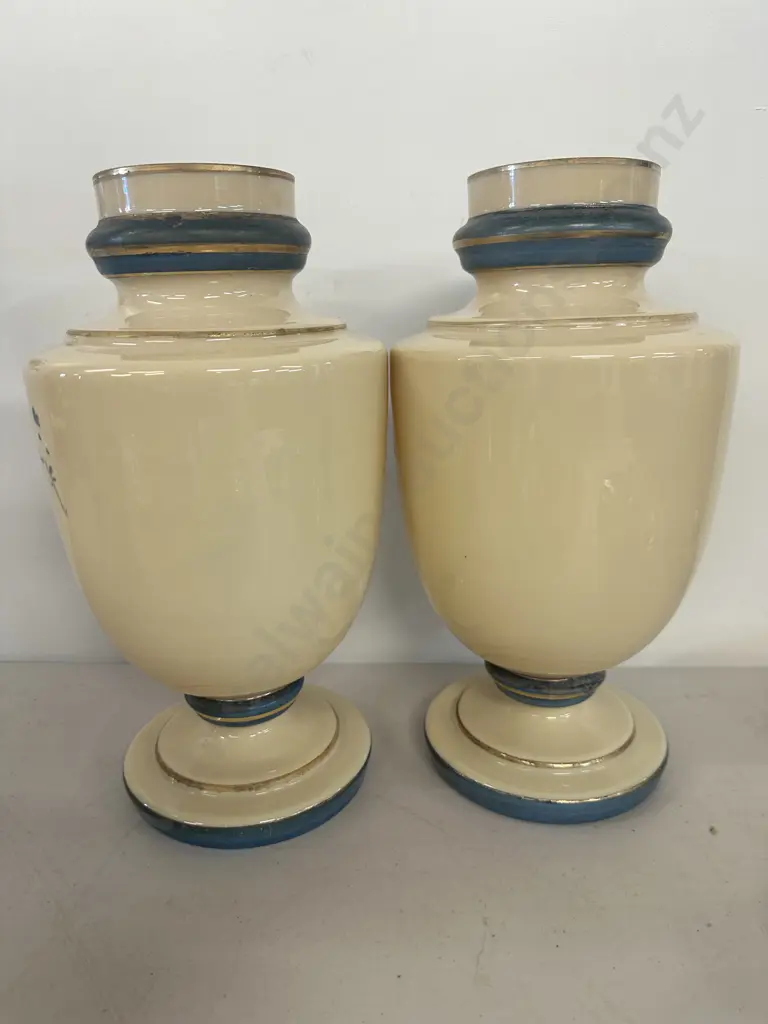 Pair Of Stunning Neoclassical Portrait Vases H33cm. Image 1++