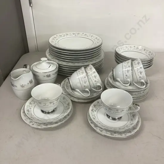 Vintage Yamato Fine China 37 Pieces Royal Series Royalty Pattern, Made In Japan