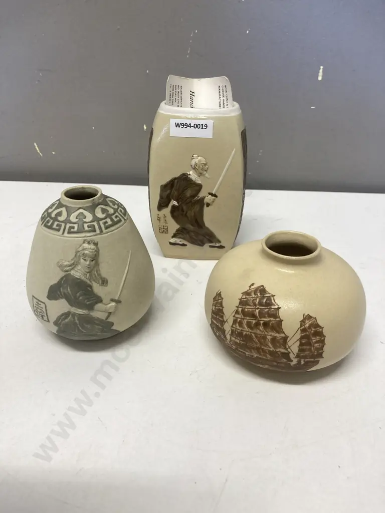 Oriental Themed Vases x 3 Image 1++