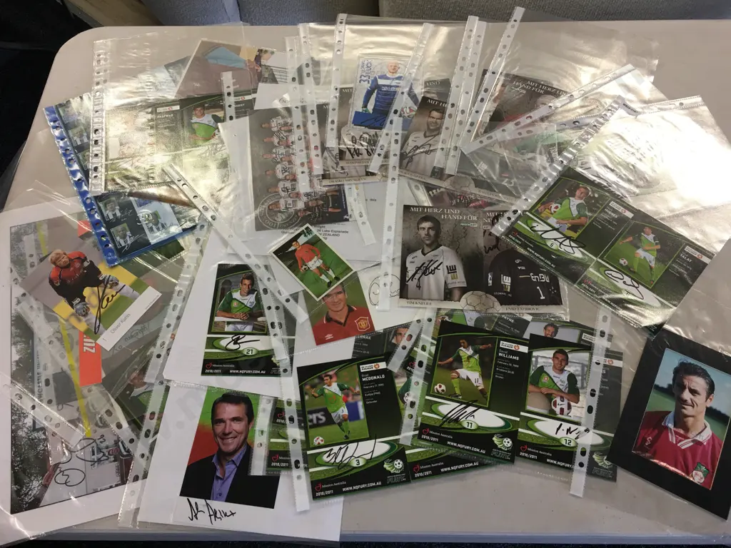 Autographs - Footballers, Managers Etc Image 1++