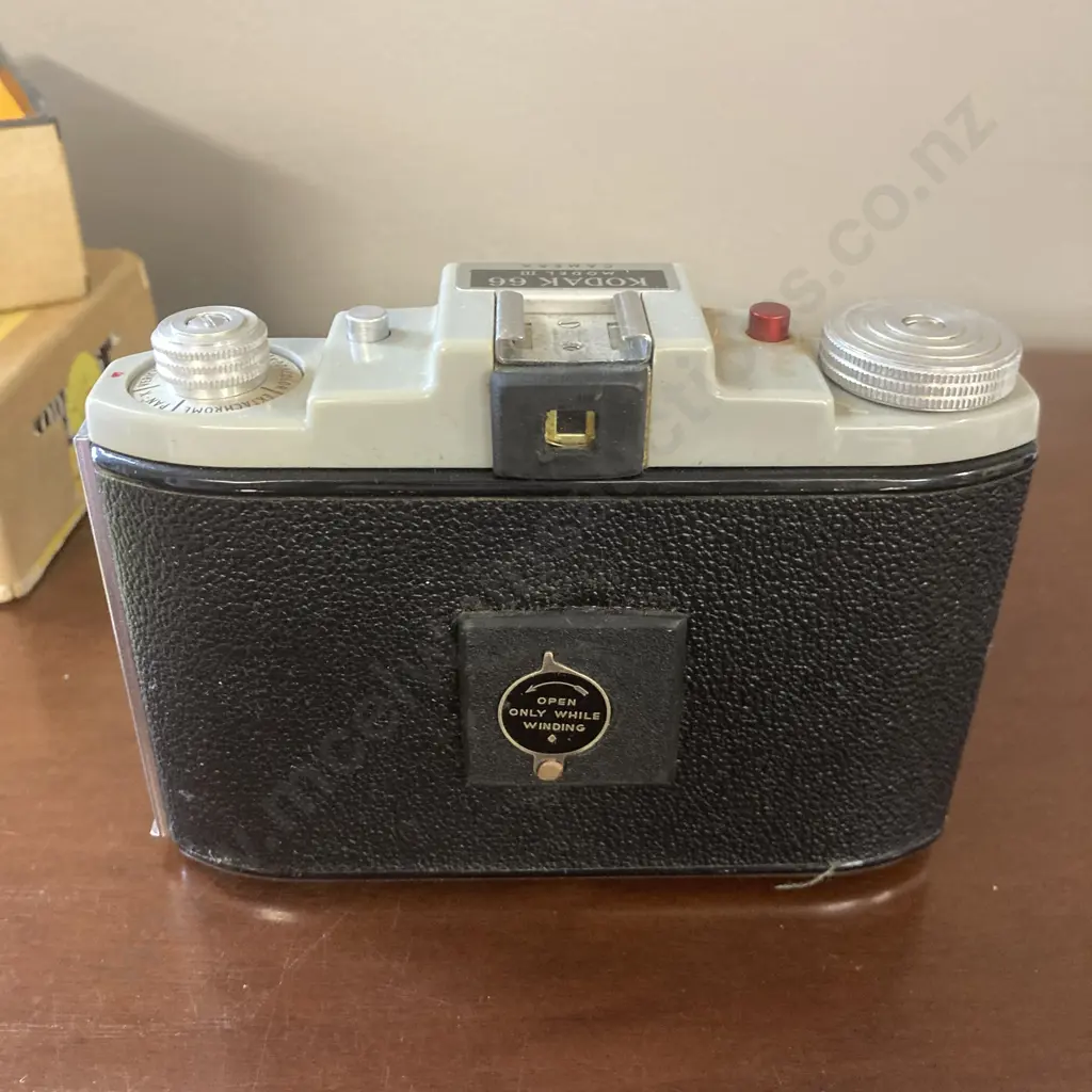 Kodak 66 Model III Folding Bellows Camera Vintage with Manual and Original Box Image 1++