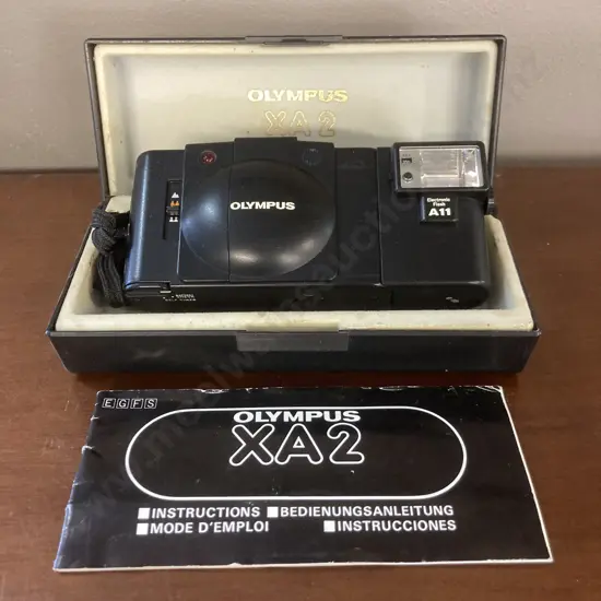 Olympus XA 2 A11 Flash Point & Shoot 35mm Film Camera JAPAN, Case & Instructions