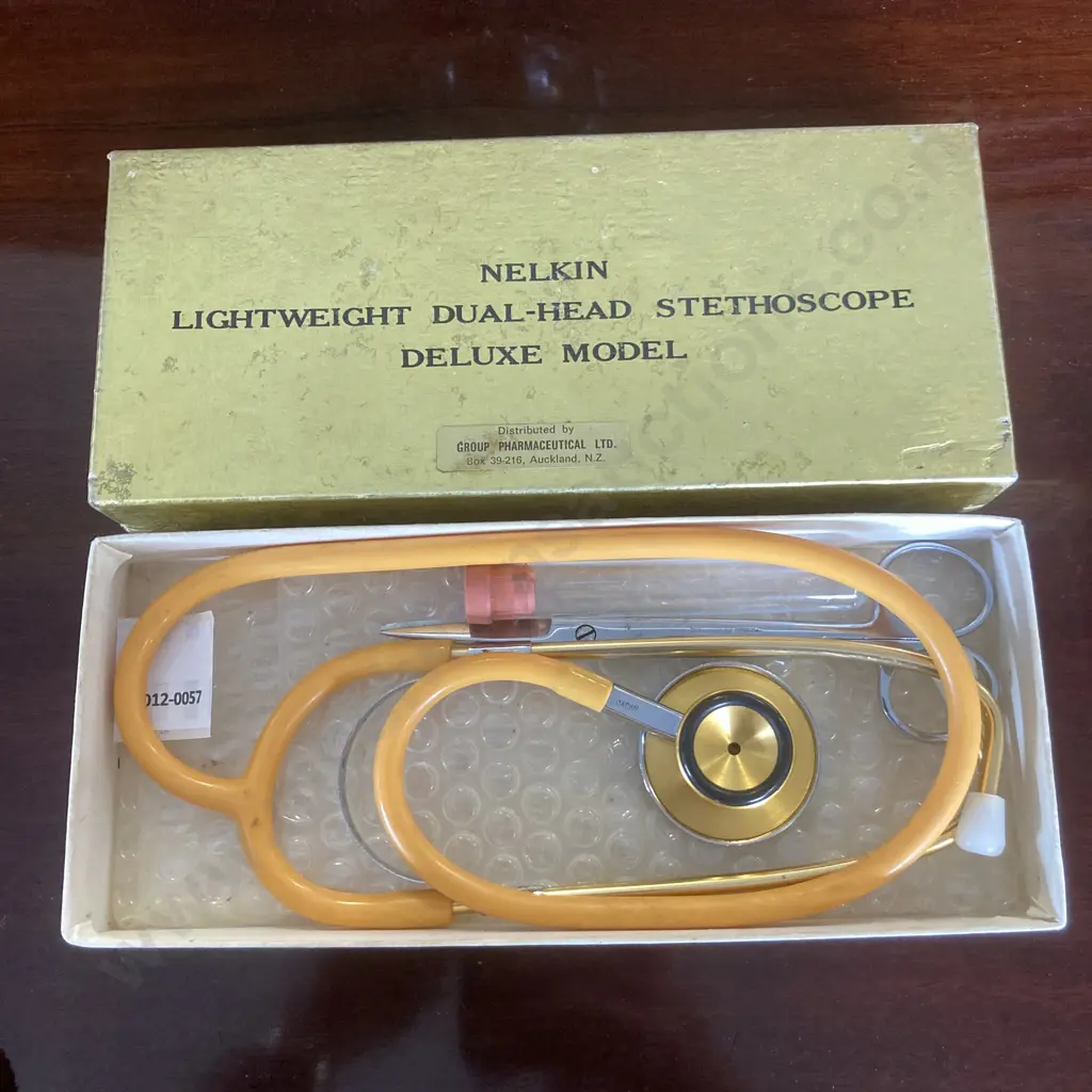 Vintage Nelkin Stethoscope, Boxed Image 1++