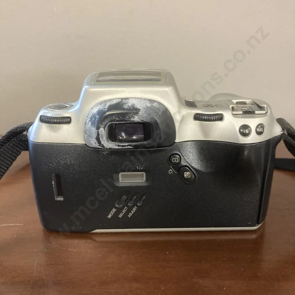 Pentax Z-1 Special Edition Quartz Date "75th Anniversary" 35mm AF Film SLR Camera Body Image 1++