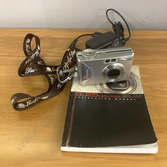 Premier Digital Camera DC-5330, 5.25 megapixels, Instruction Manual & Charger