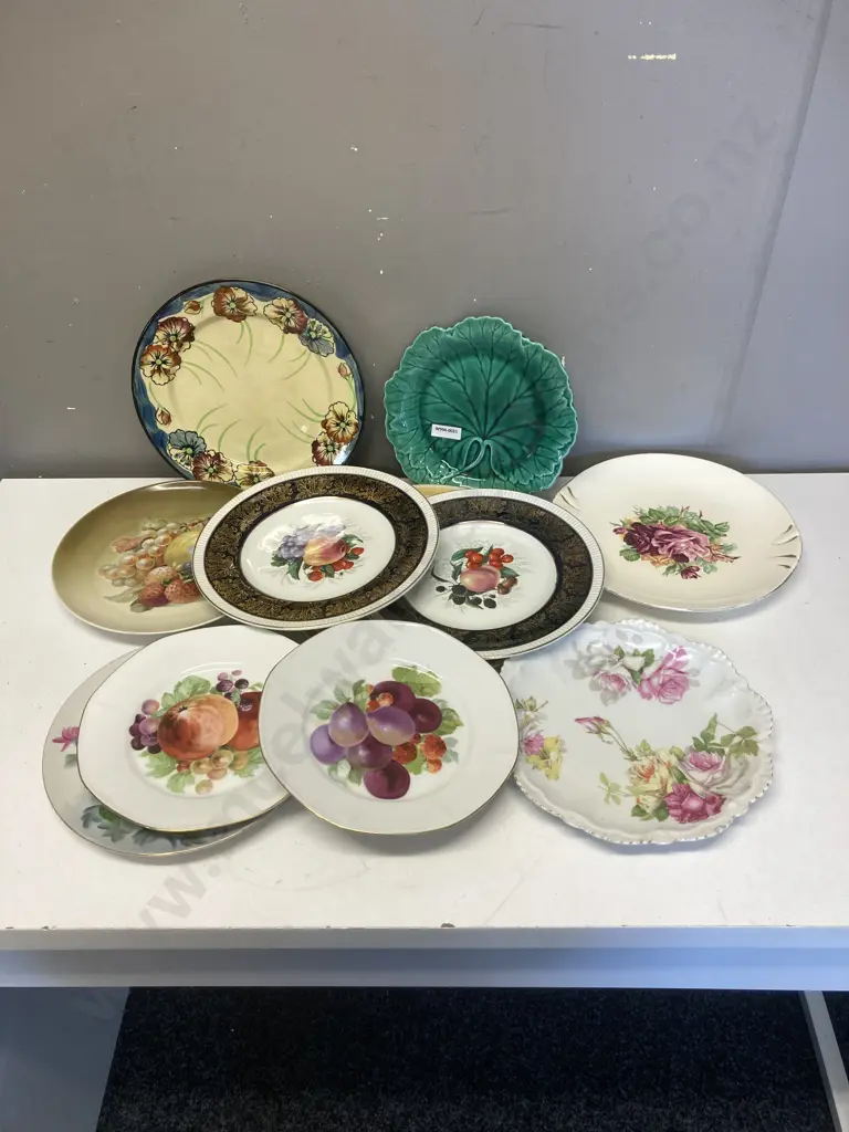 Selection of China Plates Including Wedgwood, Hutschenreuther Etc Image 1++