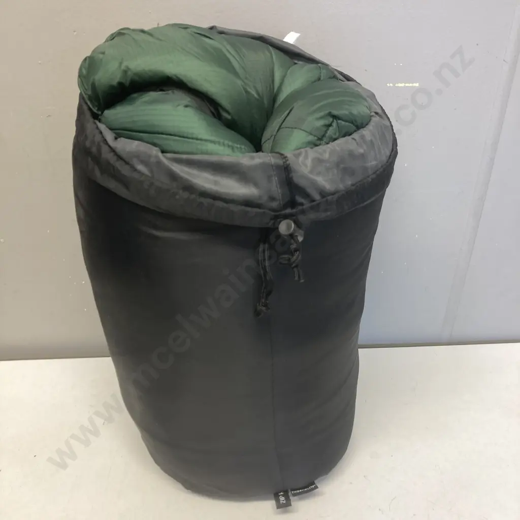 Kathmandu Camper XL Sleeping Bag Image 1++