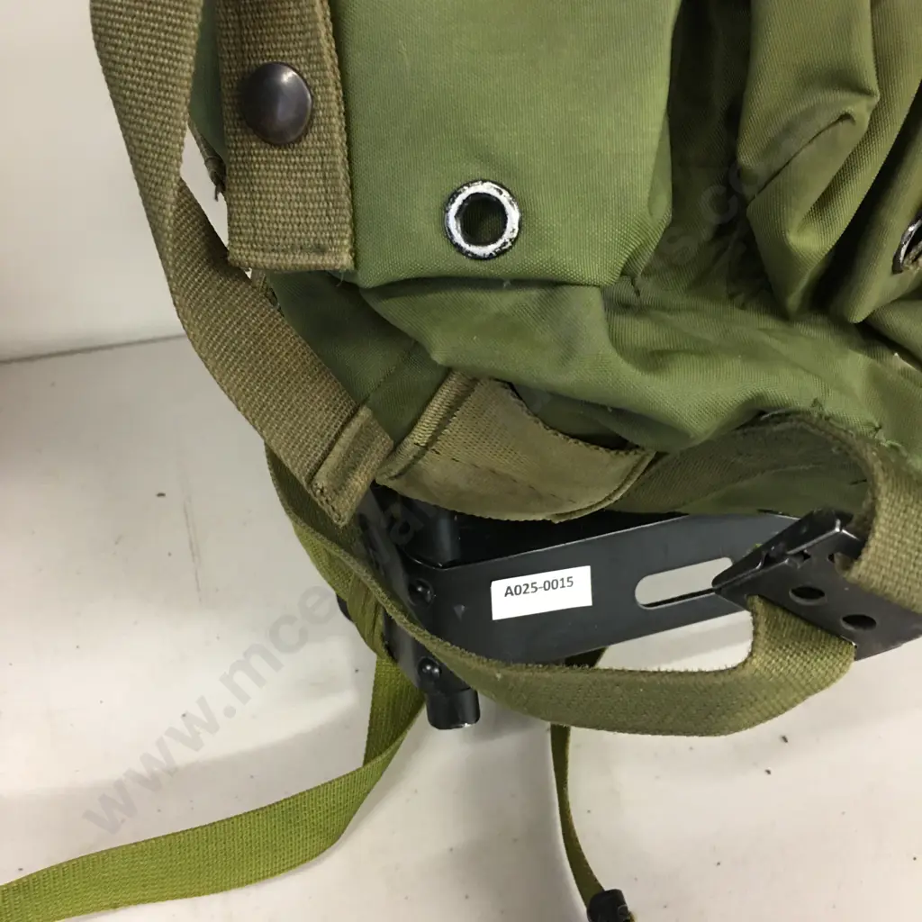 US Medium Alice Pack Military Rucksack With Frame & Belt - Green Image 1++