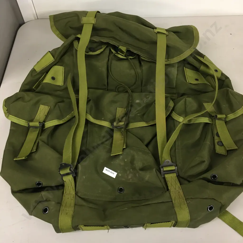 US Medium Alice Pack Military Rucksack With Frame & Belt - Green Image 1++