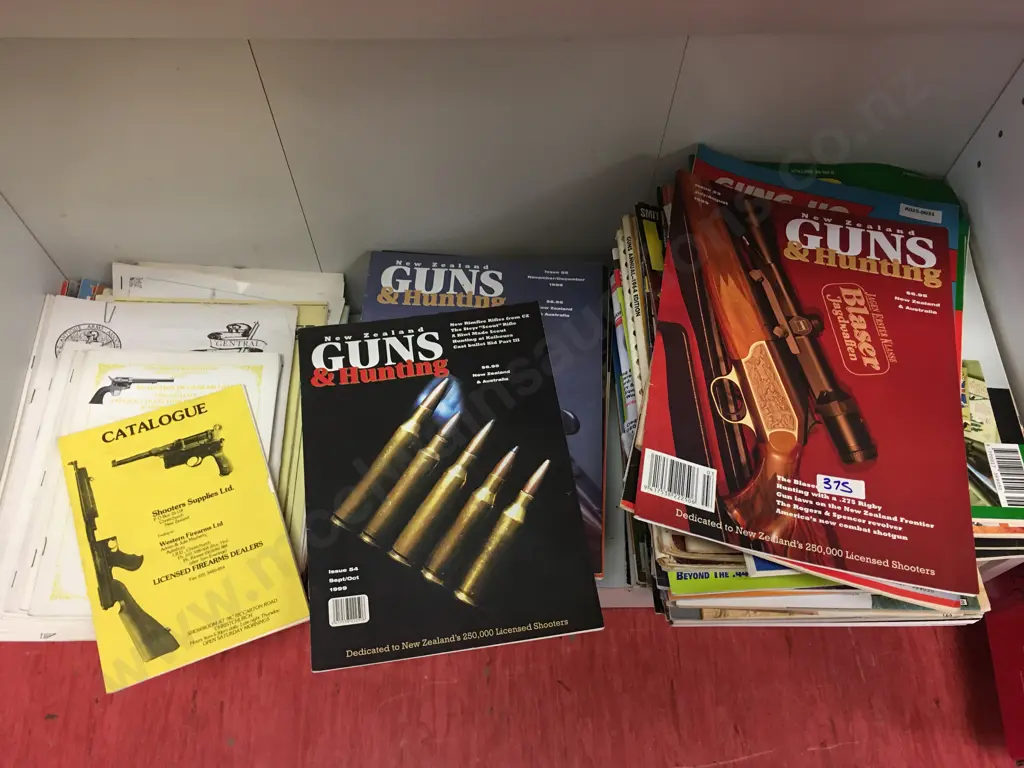 Gung-Ho Annuals, Guns Quarterly Magazines, Gun Yearbook, New Zealand Guns Magazines Etc With Assorted Catalogues Image 1++