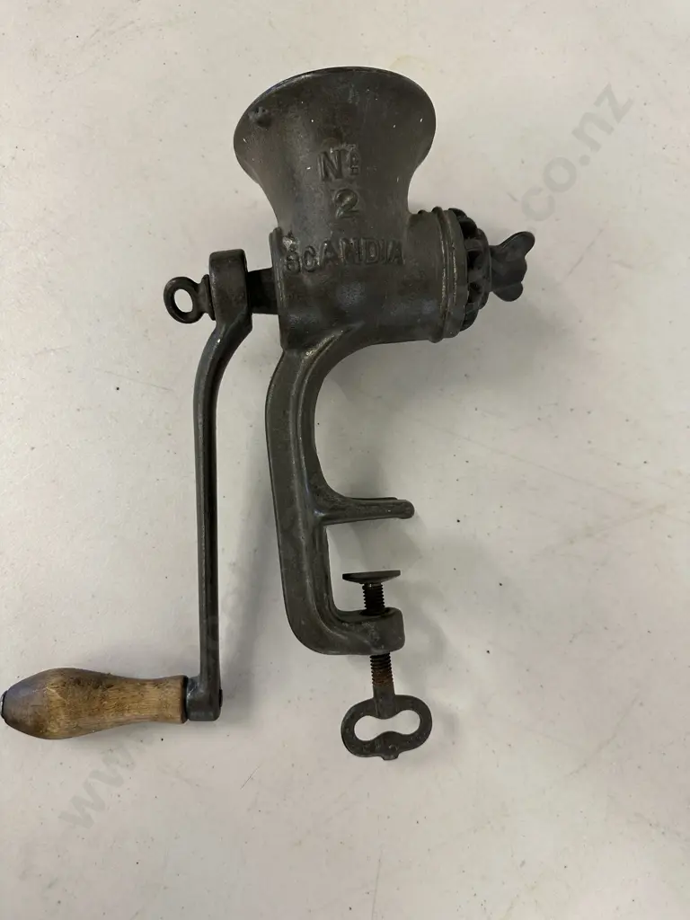 Scandia No2 Mincer - Husqvarna Sweden Image 1++