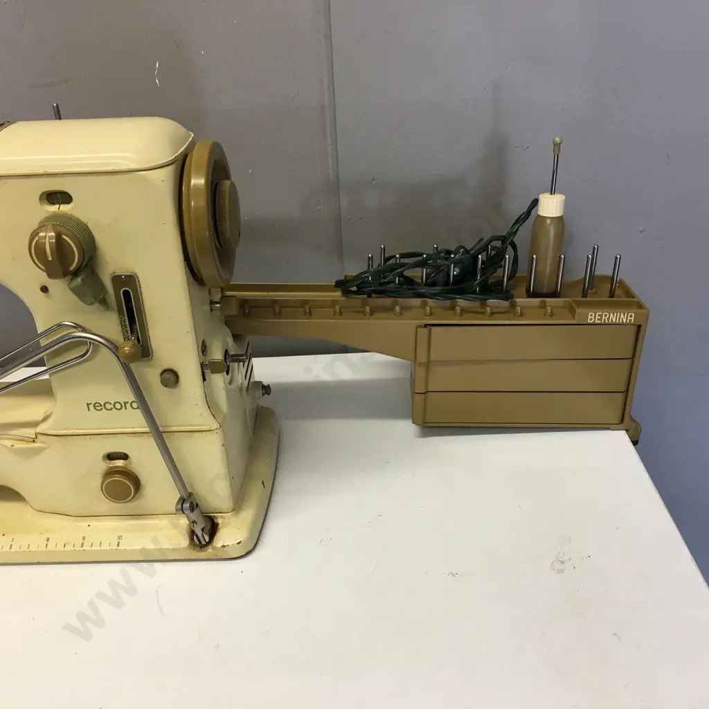 Bernina Record Sewing Machine Model 530-2 In Case Image 1++