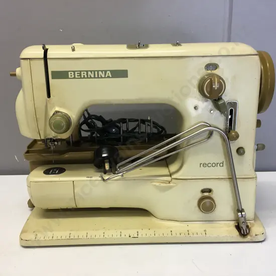 Bernina Record Sewing Machine Model 530-2 In Case