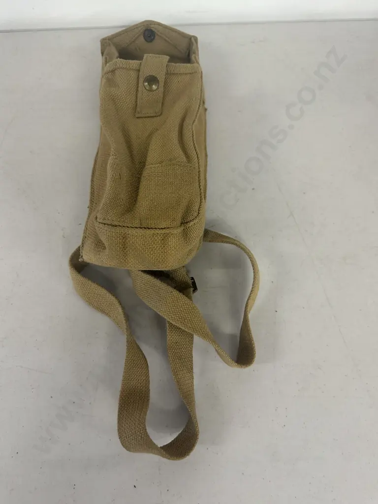 British Army P37 Canvas Basic Pouch MK I - Has 3 Cartridge Loops Under The Box Lid Cap Image 1++