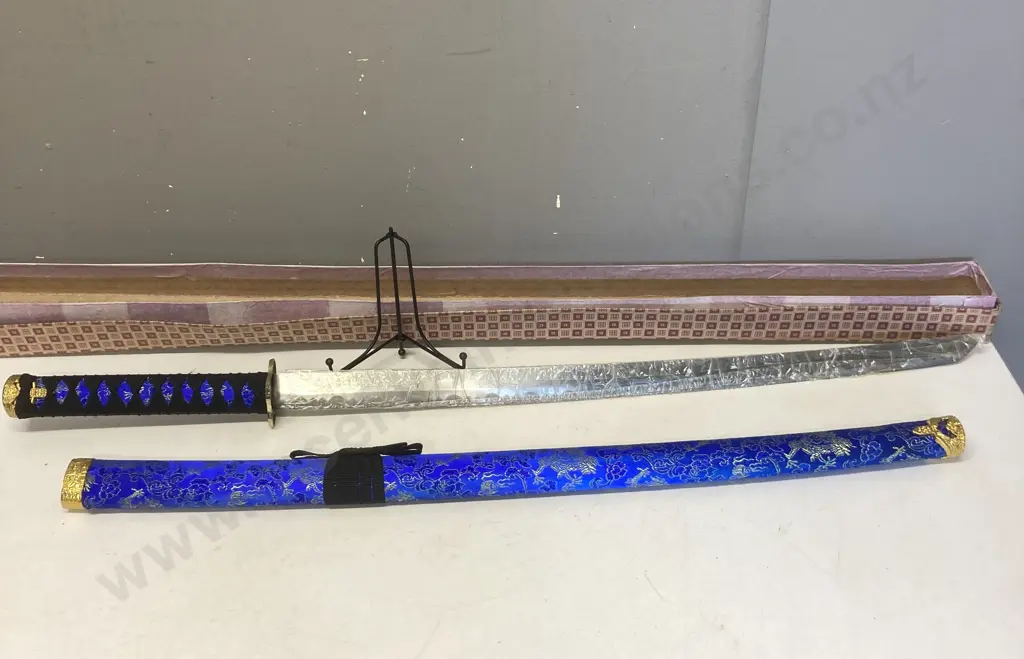 Decorative Japanese Katana With Scabbard, Boxed. L85cm Image 1++
