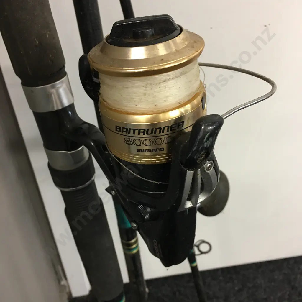 SHIMANO Baitrunner 8000 D Spinning Reel With a Kilwell Super Surf 3 Piece Fishing Rod Image 1++
