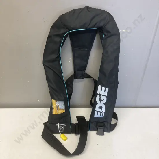 Edge 150N Manual Inflatable Lifejacket, Adult