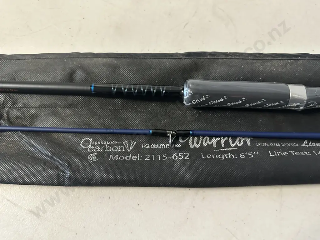 Warrior Lion Stick Model 2115-652 Length 6'5" Line Test 14-28lbs, 2 Piece - New Image 1++