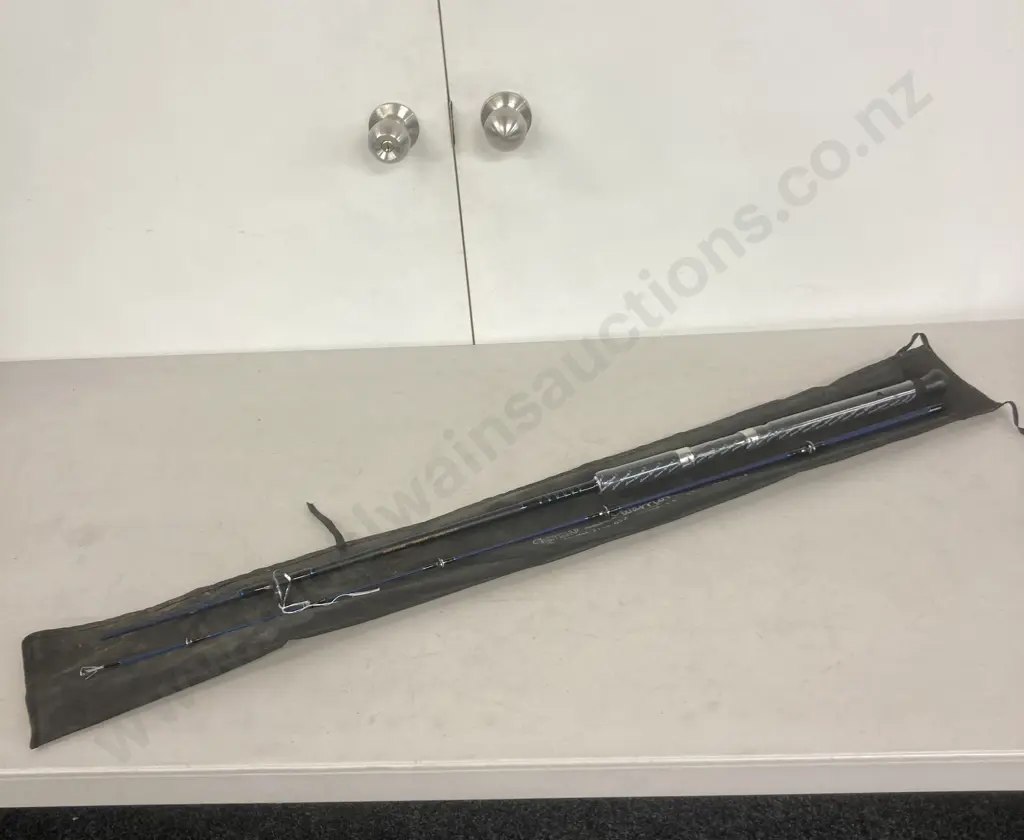 Warrior Lion Stick Model 2115-652 Length 6'5" Line Test 14-28lbs, 2 Piece - New Image 1++