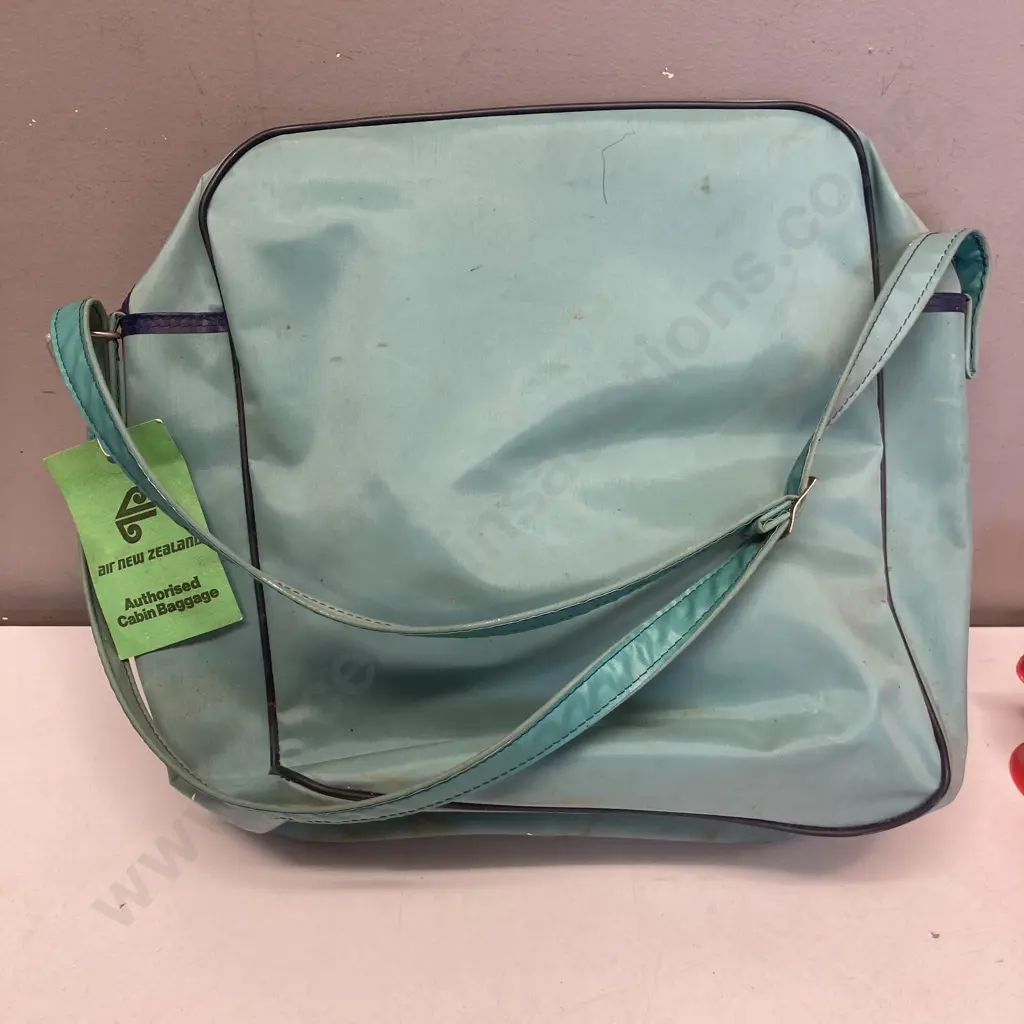 Vintage 1980s Air NZ Bag, 3 x Tiki & Red Plastic Cup Holders Image 1++