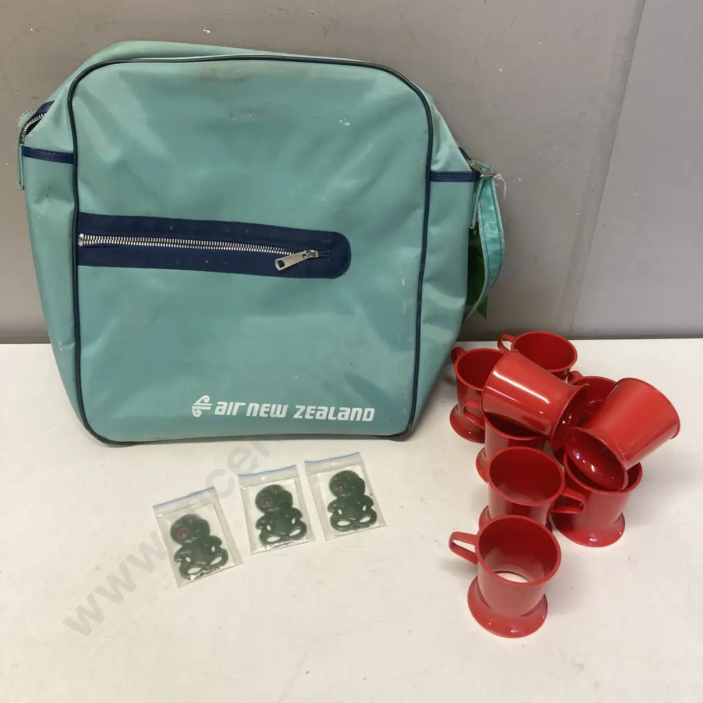 Vintage 1980s Air NZ Bag, 3 x Tiki & Red Plastic Cup Holders Image 1++