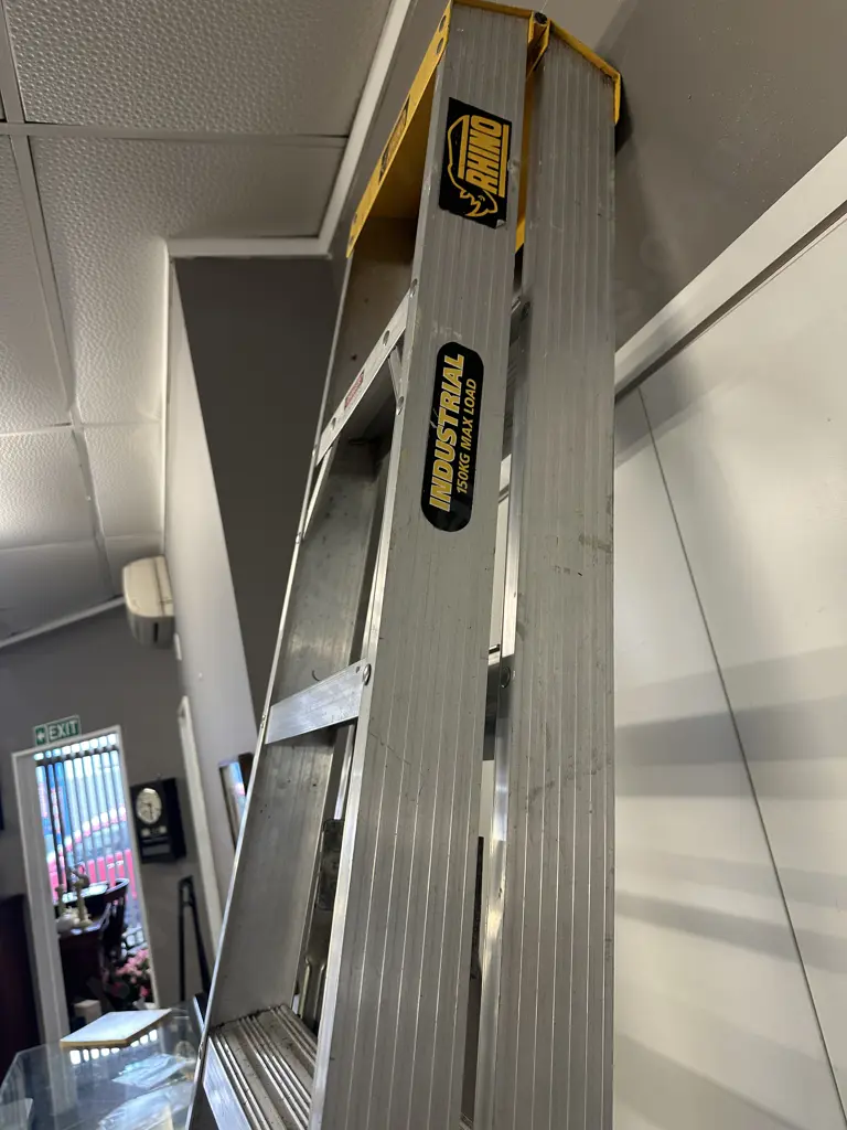Rhino Industrial Double Sided Step Ladder. Max 150Kg Image 1++