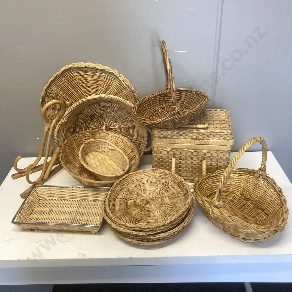 Box lot Cane Ware Image 1++