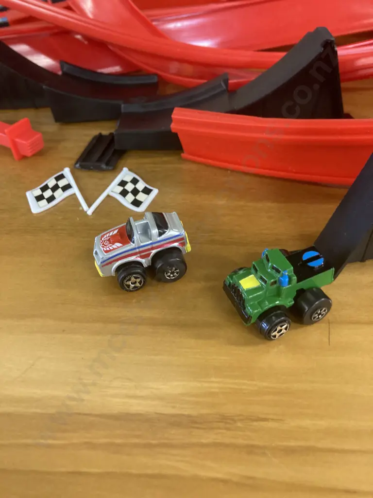 Micro Racing Track & Vehicles Image 1++