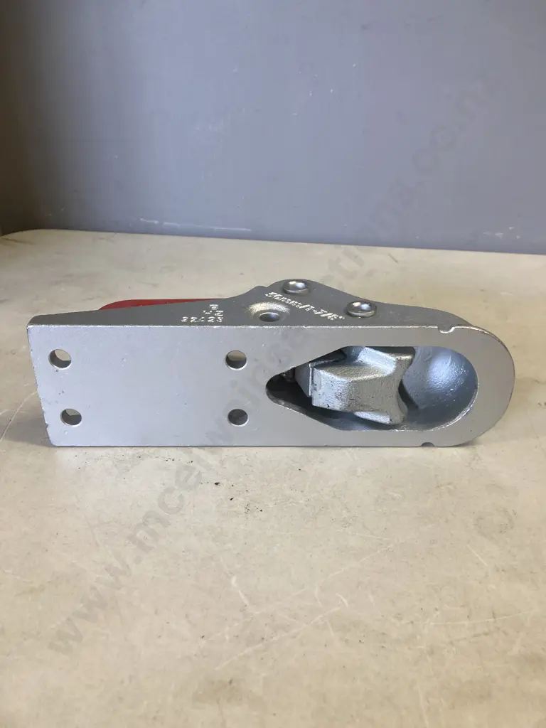 Al-Ko Multi-fit Lever Coupling 1-7/8/50mm 2500kg Image 1++