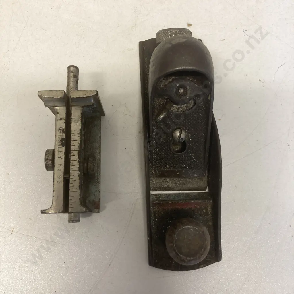Vintage Stanley No. 220 Block Plane Made In England & No. 95 Butt Gauge - USA Image 1++