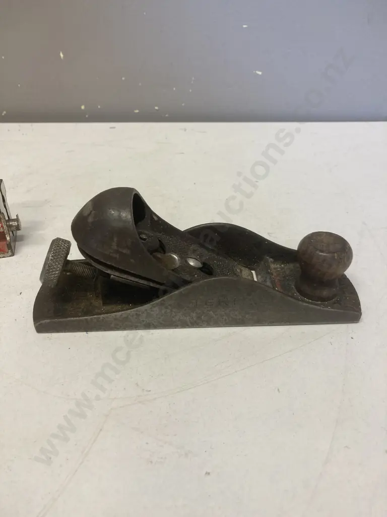 Vintage Stanley No. 220 Block Plane Made In England & No. 95 Butt Gauge - USA Image 1++