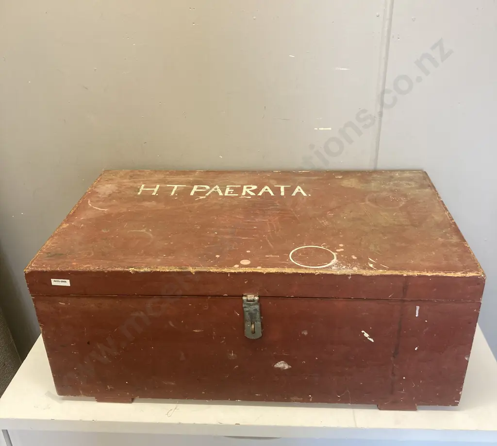 Vintage Wooden Carpenters Trunk, (H30 W76 D46cm) Lockable With Hinged Lid - Balance Scales, Vintage & Antique Tools Etc Image 1++