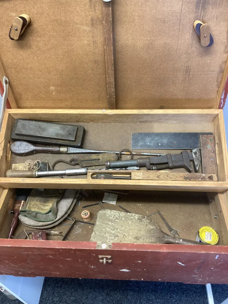 Vintage Wooden Carpenters Trunk, (H30 W76 D46cm) Lockable With Hinged Lid - Balance Scales, Vintage & Antique Tools Etc Image 1++