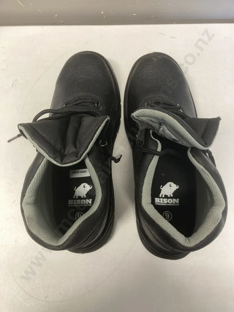 Bison Duty Safety Boots - Black, Sz 9 Image 1++