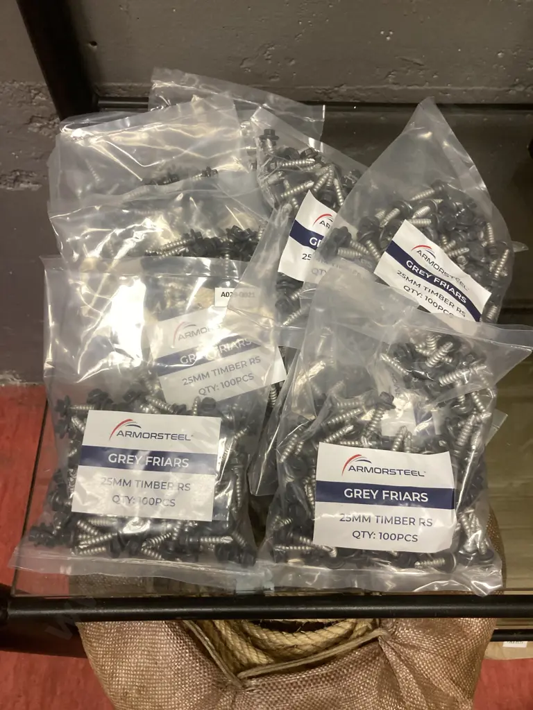 New Grey Friars 25mm Timber Roofing Screws - 10 x Packs of 100 Image 1++
