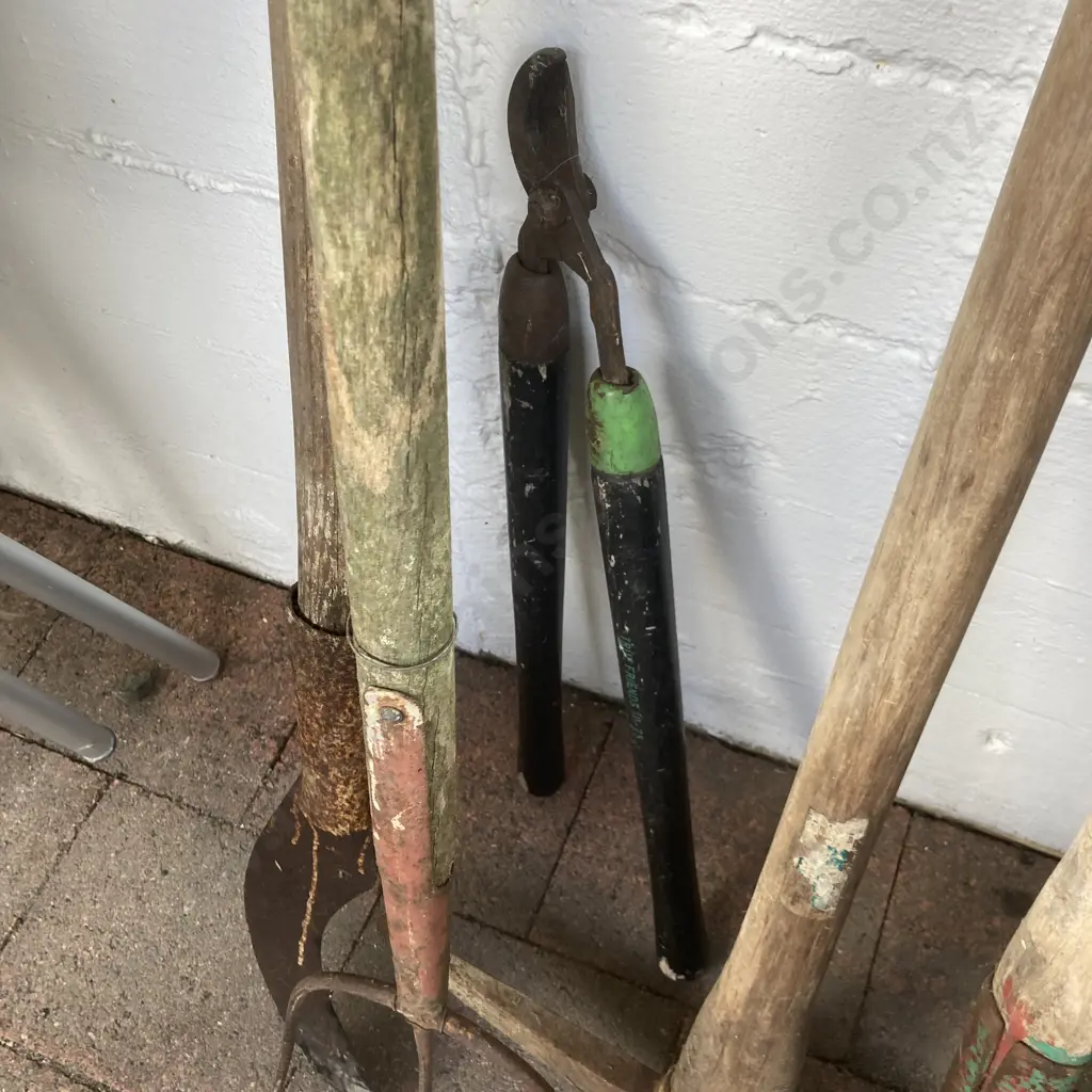 Pitchfork, Slashers, Pick & Pruners - Wooden Handles Image 1++