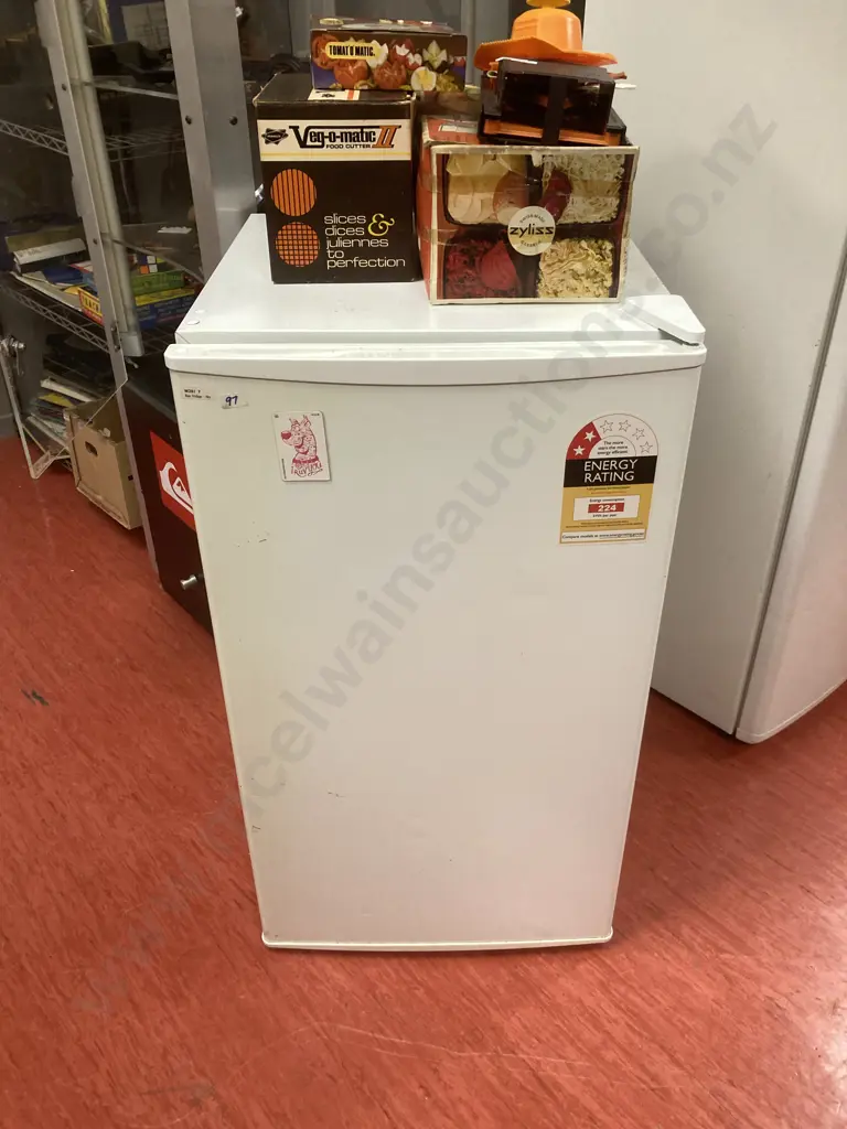 Nouveau Bar Fridge Model NBF112L Image 1++
