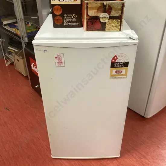 Nouveau Bar Fridge Model NBF112L