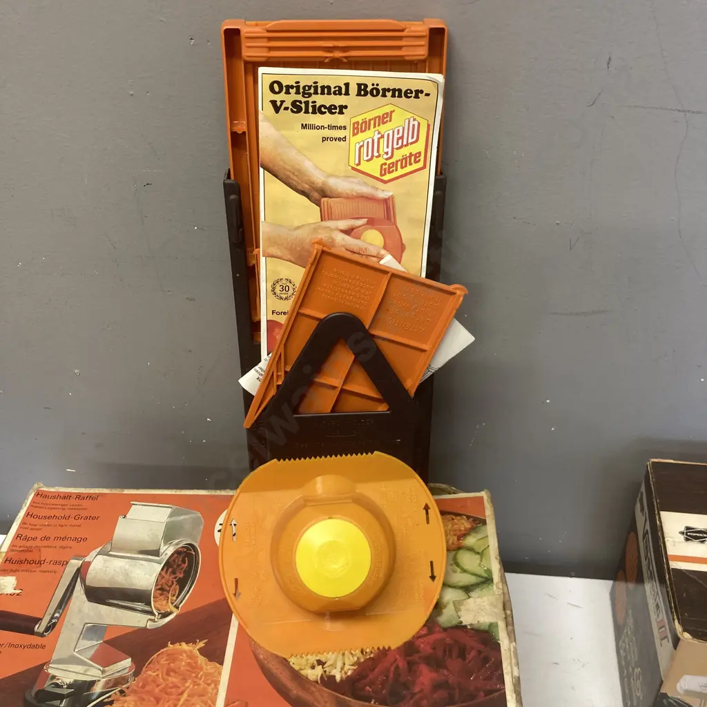 Vintage Zyliss, Veg-O-Matic II, Borner V-Slicer & Willows Reed Salad Cutter Image 1++