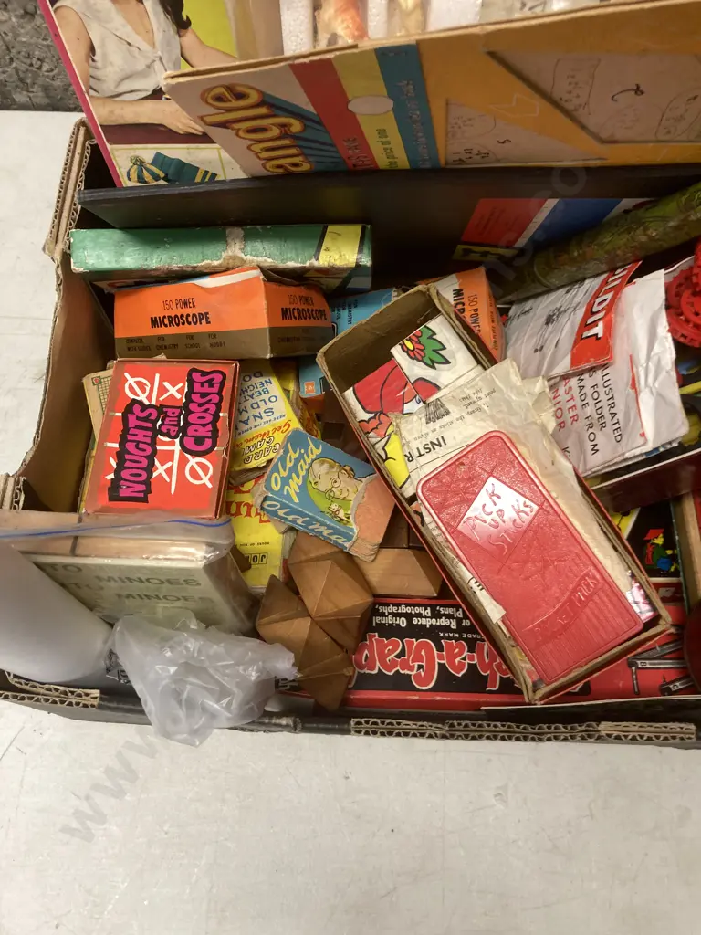 Box Lot Vintage Games, Cards, Puzzles Etc Image 1++