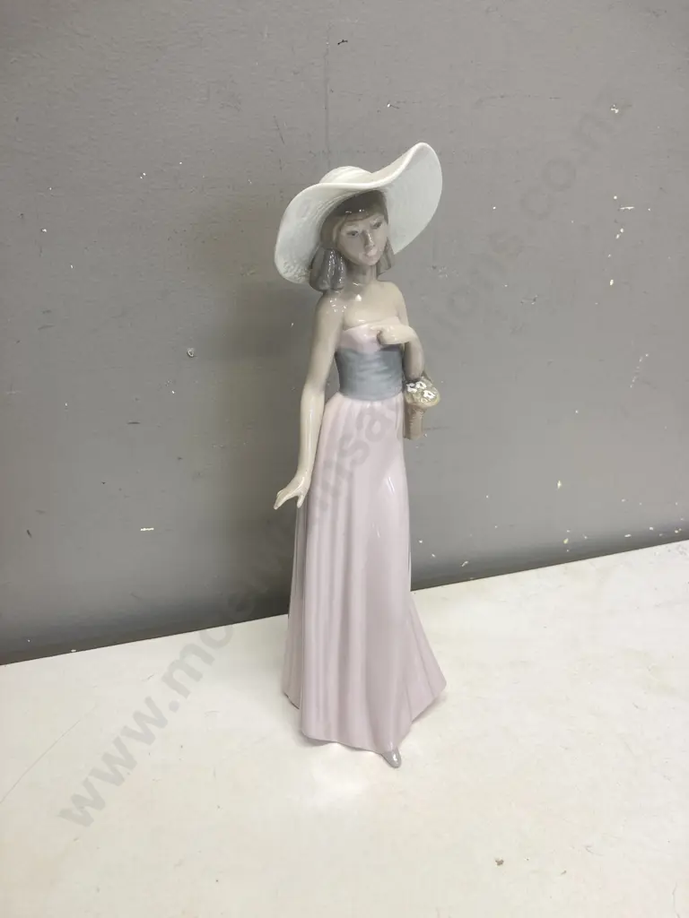 Nao by Lladro Porcelain Figure Of Girl With Basket, 1980. H32cm Image 1++