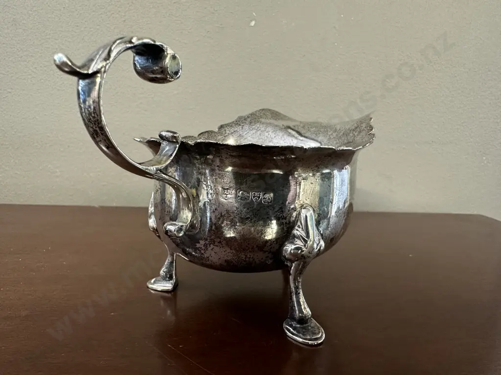 English Hallmarked Sterling Silver Sauce Boat Raised on Tri-feet, Chester c1902, 8 x 15cm Image 1++