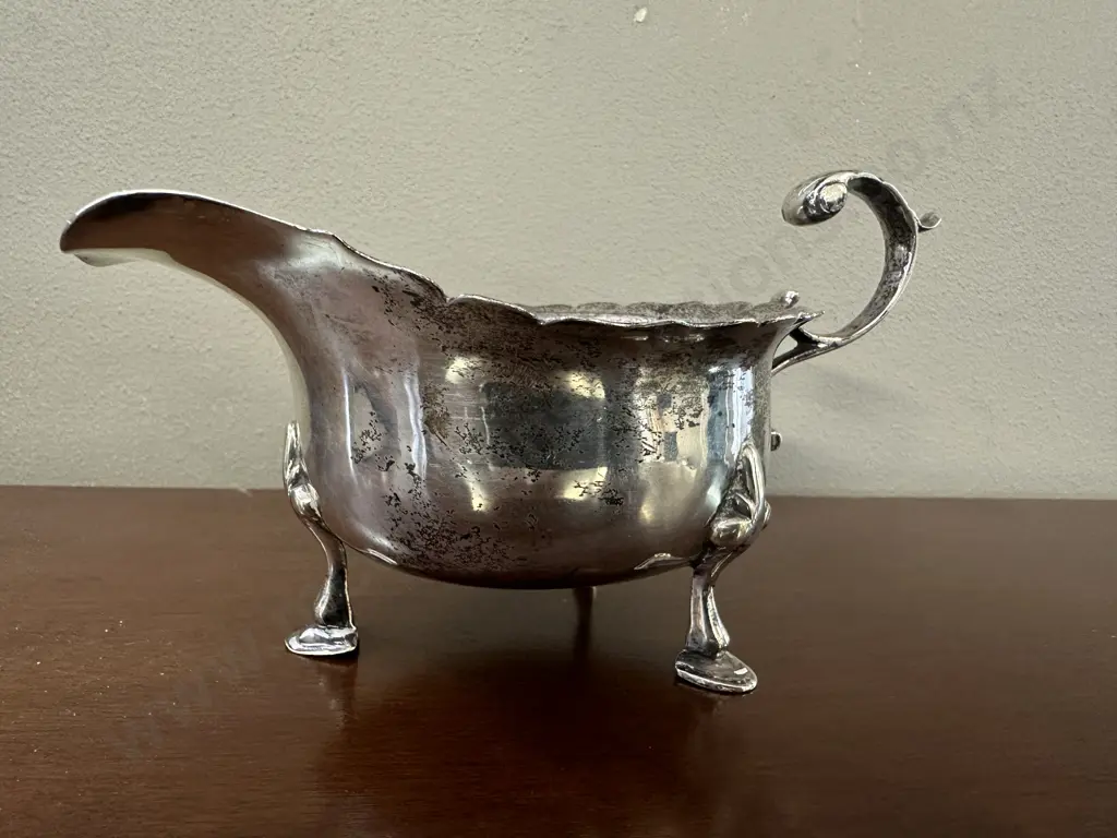 English Hallmarked Sterling Silver Sauce Boat Raised on Tri-feet, Chester c1902, 8 x 15cm Image 1++