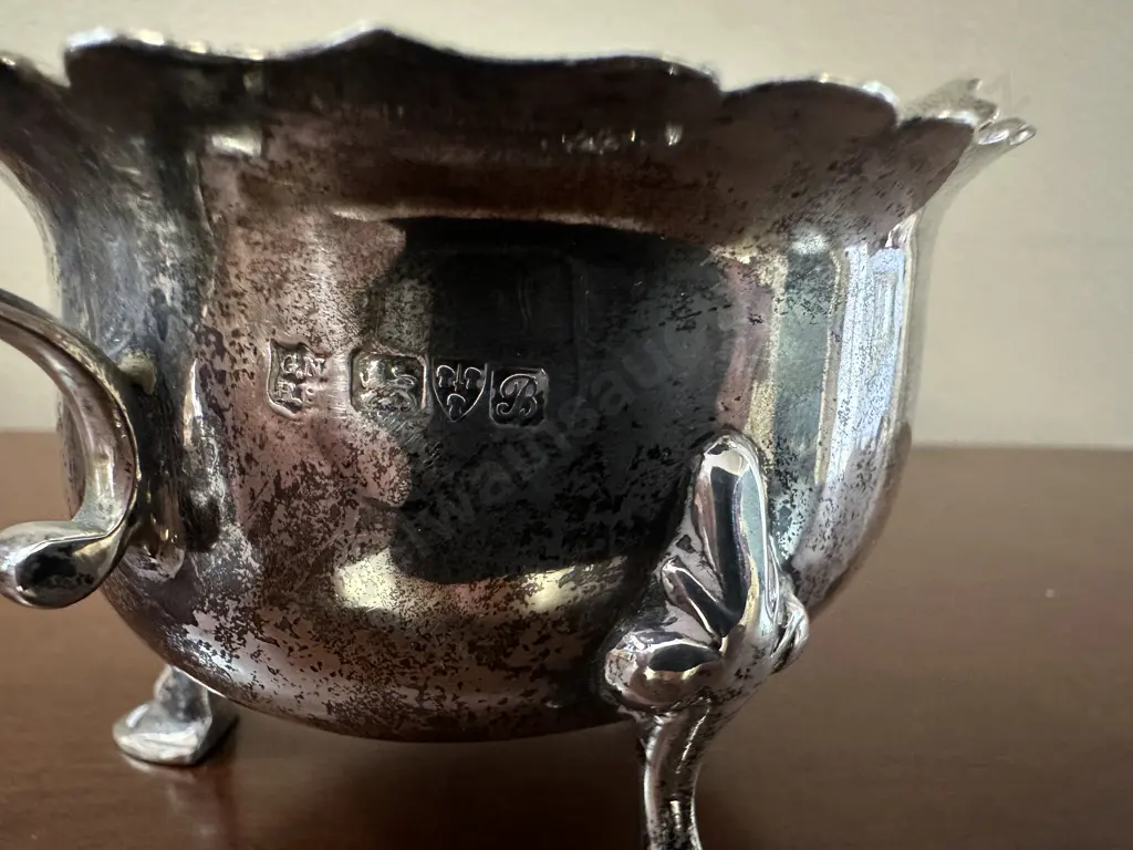 English Hallmarked Sterling Silver Sauce Boat Raised on Tri-feet, Chester c1902, 8 x 15cm Image 1++